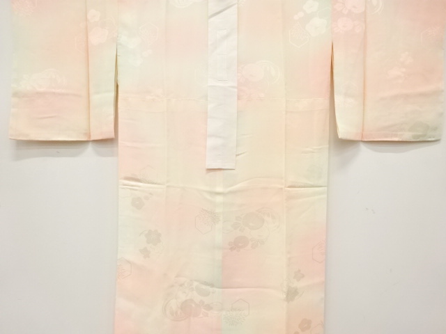 梅に楓・万寿菊模様織り出し　暈し長襦袢